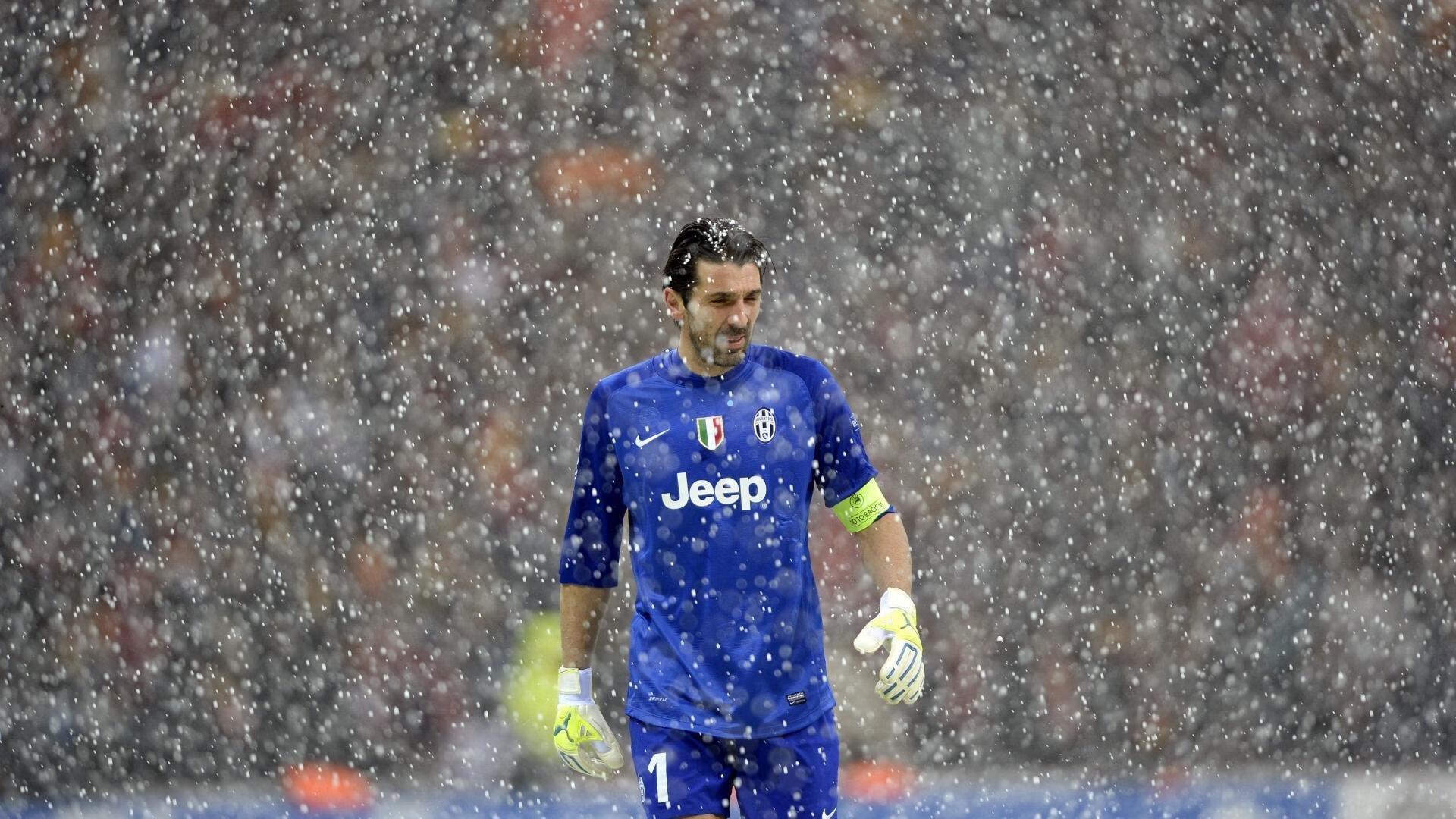 【爱游戏体育】恩昆库的米兰誓言，身穿红黑战袍，每场必争胜利