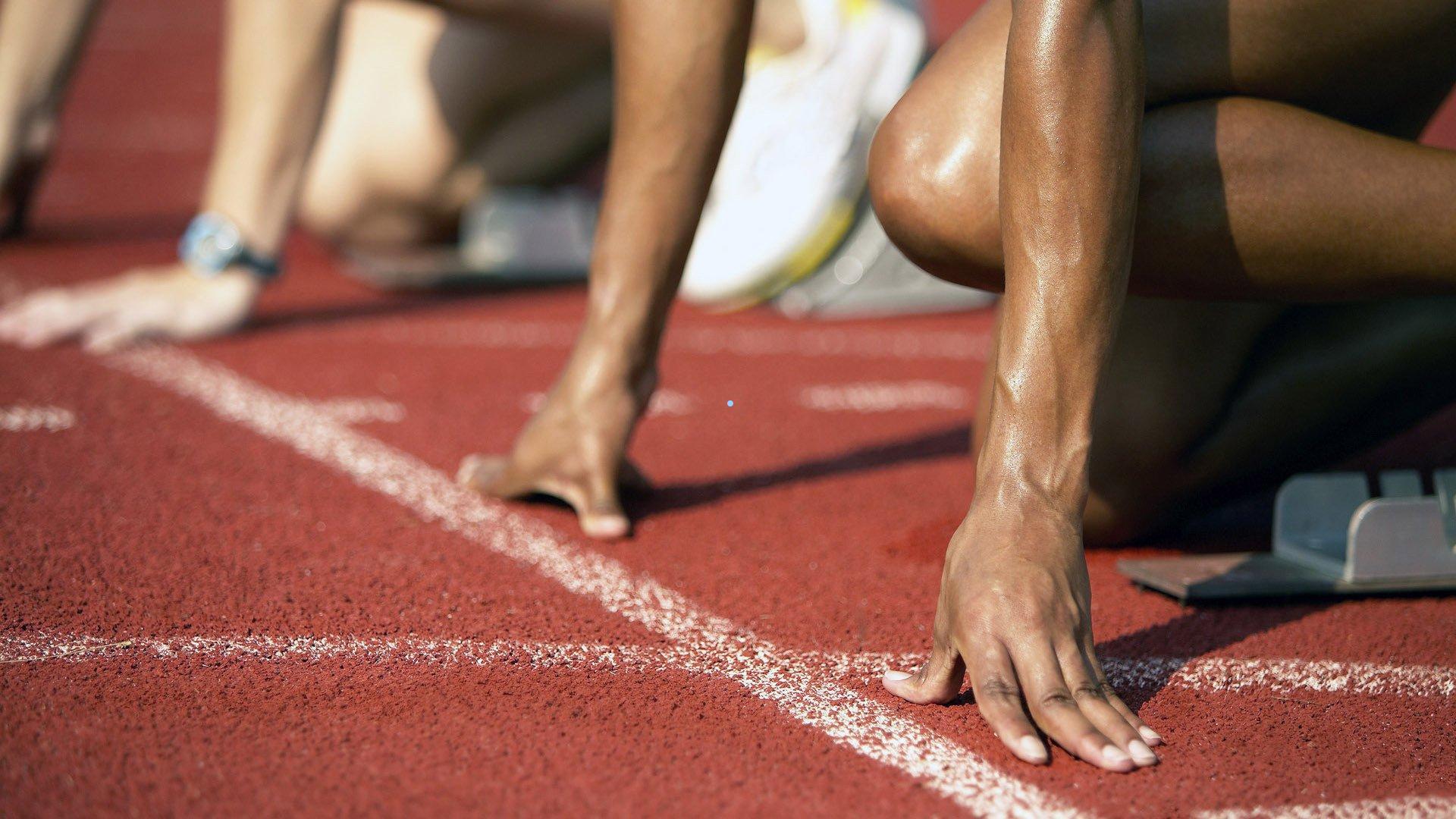 赫内斯为卡尔争议言论辩护，年轻气盛可理解，小鲁梅尼格也曾有类似时刻